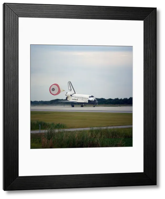 Framed Print : STS-74 landing, Florida, USA, November 20, 1995. Creator: NASA Framed Print : STS-74 landing, Florida, USA, November 20, 1995. Creator: NASA