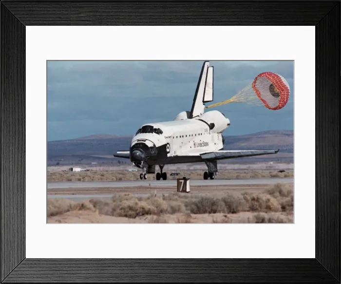 Framed Print : STS-53 lands at Edwards Air Force Base, USA, December 9, 1992. Creator: NASA Framed Print : STS-53 lands at Edwards Air Force Base, USA, December 9, 1992. Creator: NASA