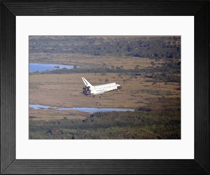 Framed Print : STS-56 Landing, Florida, USA, 1993. Creator: NASA Framed Print : STS-56 Landing, Florida, USA, 1993. Creator: NASA