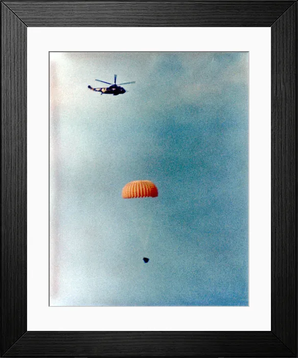 Framed Print : Gemini 12 descends for splashdown, 1966. Creator: NASA Framed Print : Gemini 12 descends for splashdown, 1966. Creator: NASA