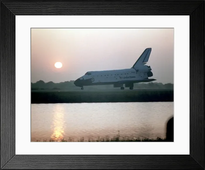 Framed Print : STS-45 Landing, Florida, USA, 1992. Creator: NASA Framed Print : STS-45 Landing, Florida, USA, 1992. Creator: NASA