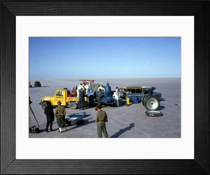Framed Print : Mechanics fuelling Bluebird CN7 for World Land Speed Record attempt, Lake Eyre, 1964 Framed Print : Mechanics fuelling Bluebird CN7 for World Land Speed Record attempt, Lake Eyre, 1964