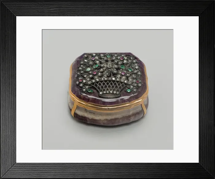 Framed Print : Snuff Box, England, 1800 / 1900. Creator: Unknown Framed Print : Snuff Box, England, 1800 / 1900. Creator: Unknown