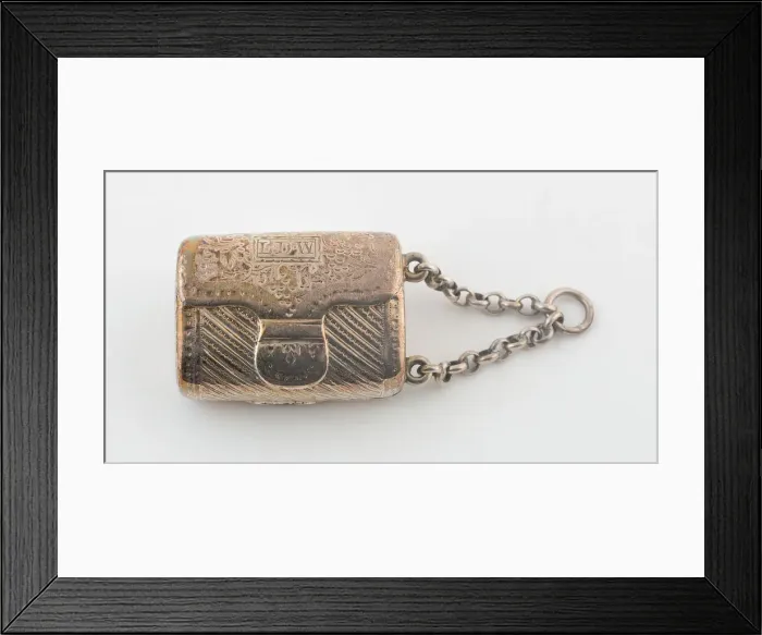 Framed Print : Purse-Shaped Vinaigrette, London, 1815 / 16. Creator: William Eliott Framed Print : Purse-Shaped Vinaigrette, London, 1815 / 16. Creator: William Eliott