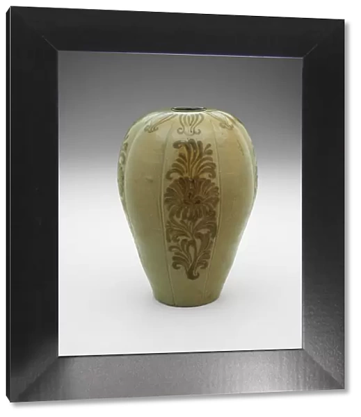 Lobed Vase with Stylized Floral Scrolls, Korea, Goryeo dynasty (918-1392), 12th century