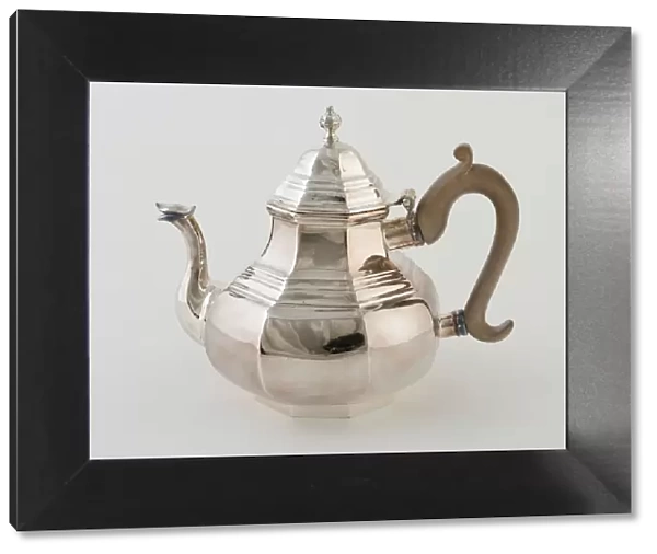 Teapot, London, 1713. Creator: Joseph Ward
