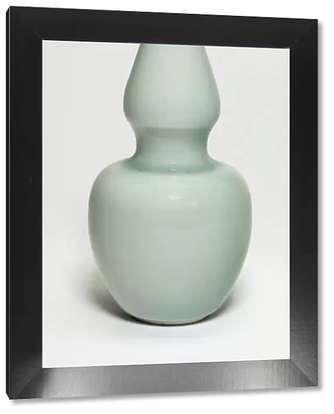 Celadon-Glazed Double-Gourd Vase, Qing dynasty (1644-1911), 18th  /  19th century