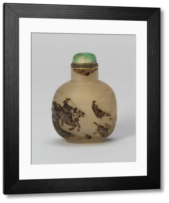 Framed Print : Snuff Bottle with an Equestrian Archer Chasing a Deer, Qing dynasty (1644-1911) Framed Print : Snuff Bottle with an Equestrian Archer Chasing a Deer, Qing dynasty (1644-1911)