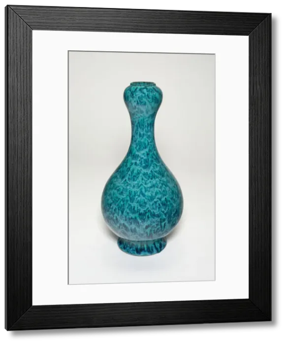 Framed Print : Bottle with Garlic-shaped Mouth, Qing dynasty, Qianlong reign (1736-1795) Framed Print : Bottle with Garlic-shaped Mouth, Qing dynasty, Qianlong reign (1736-1795)
