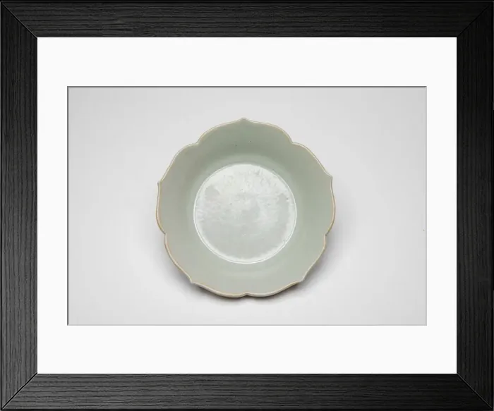 Framed Print : Pair of Foliate-Rimmed Dish, Five Dynasties period (907-960) or Northern Song dynasty Framed Print : Pair of Foliate-Rimmed Dish, Five Dynasties period (907-960) or Northern Song dynasty