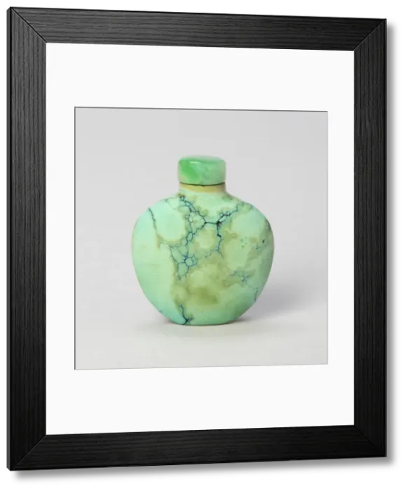 Framed Print : Spade-Shaped Snuff Bottle, Qing dynasty (1644-1911), 1800-1900. Creator: Unknown Framed Print : Spade-Shaped Snuff Bottle, Qing dynasty (1644-1911), 1800-1900. Creator: Unknown