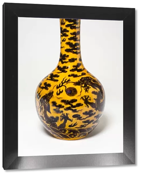Yellow and Brown-Enameled Dragon Bottle Vase, Qing dynasty, Kangxi period (1662-1722)