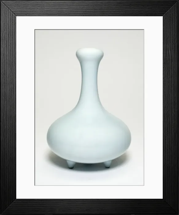 Framed Print : Bulbous-Shaped Vase, Qing dynasty (1644-1911), Qianlong reign mark and period (1736-1795) Framed Print : Bulbous-Shaped Vase, Qing dynasty (1644-1911), Qianlong reign mark and period (1736-1795)