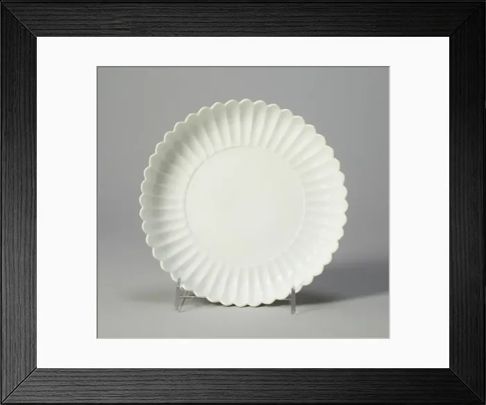 Framed Print : Chrysanthemum Dish, Qing dynasty (1644-1911), Yongzheng reign mark and period (1723-35) Framed Print : Chrysanthemum Dish, Qing dynasty (1644-1911), Yongzheng reign mark and period (1723-35)
