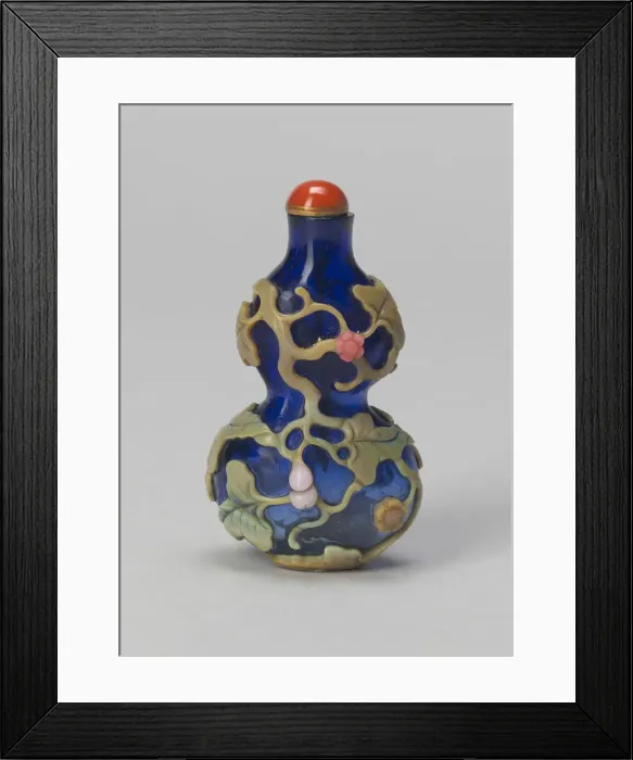 Framed Print : Gourd-Shaped Snuff Bottle with Trailing Vines and Flower Heads, Qing dynasty, 1740-1800 Framed Print : Gourd-Shaped Snuff Bottle with Trailing Vines and Flower Heads, Qing dynasty, 1740-1800