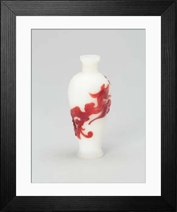 Framed Print : Meiping-Shaped Snuff Bottle with a Flying Phoenix, Qing dynasty, Qianlong reign mark Framed Print : Meiping-Shaped Snuff Bottle with a Flying Phoenix, Qing dynasty, Qianlong reign mark