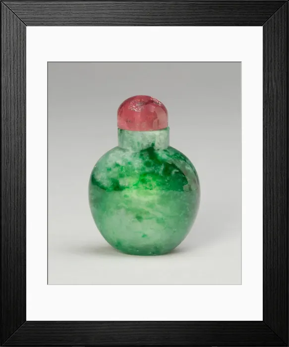 Framed Print : Spade-Shaped Snuff Bottle, Qing dynasty (1644-1911), 1800-1900. Creator: Unknown Framed Print : Spade-Shaped Snuff Bottle, Qing dynasty (1644-1911), 1800-1900. Creator: Unknown