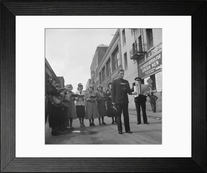 Framed Print : At Minna Street the army forms a semi-circle... Salvation Army, San Francisco, California, 1939. Creator: Dorothea Lange