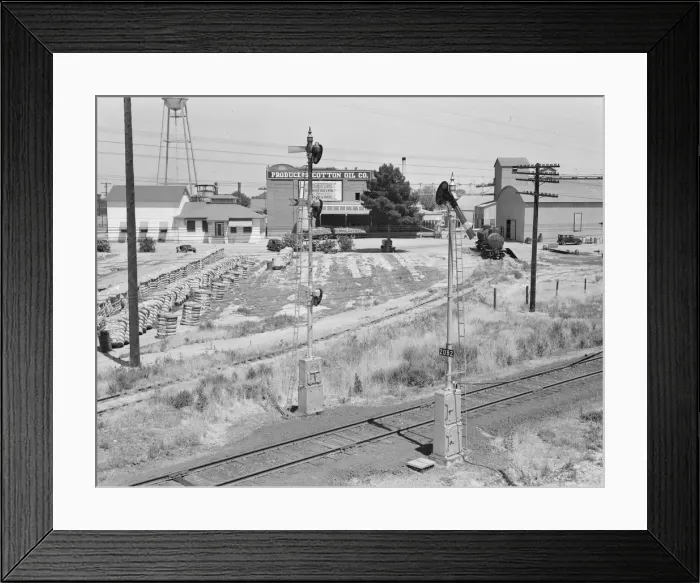 Framed Print : From the overpass approaching Fresno, between Tulare and Fresno, California, 1939. Creator: Dorothea Lange Framed Print : From the overpass approaching Fresno, between Tulare and Fresno, California, 1939. Creator: Dorothea Lange