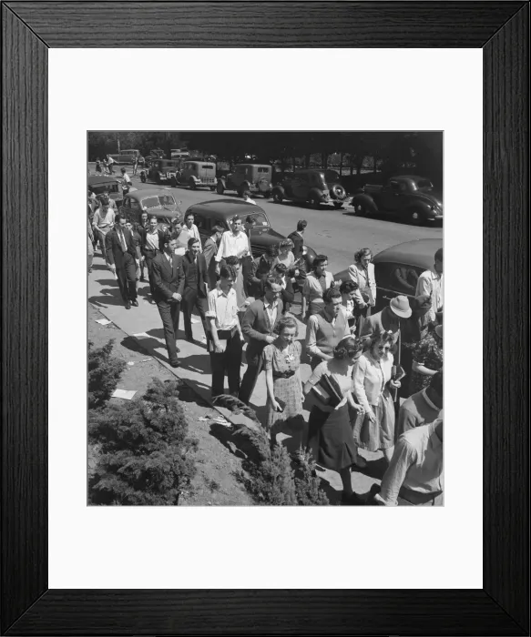 Framed Print : Students assembling for Peace Day address of General Smedley Butler, Berkeley, CA, 1939. Creator: Dorothea Lange Framed Print : Students assembling for Peace Day address of General Smedley Butler, Berkeley, CA, 1939. Creator: Dorothea Lange