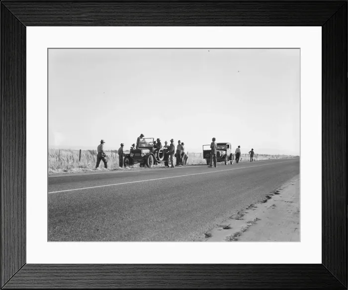 Framed Print : Migratory agricultural workers - cotton hoers, near Los Banos, California, 1939. Creator: Dorothea Lange Framed Print : Migratory agricultural workers - cotton hoers, near Los Banos, California, 1939. Creator: Dorothea Lange