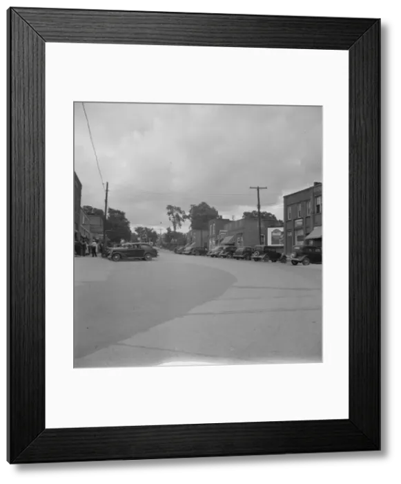 Framed Print : On U. S. 15, Saturday afternoon, Pittsboro, North Carolina, 1939. Creator: Dorothea Lange Framed Print : On U. S. 15, Saturday afternoon, Pittsboro, North Carolina, 1939. Creator: Dorothea Lange