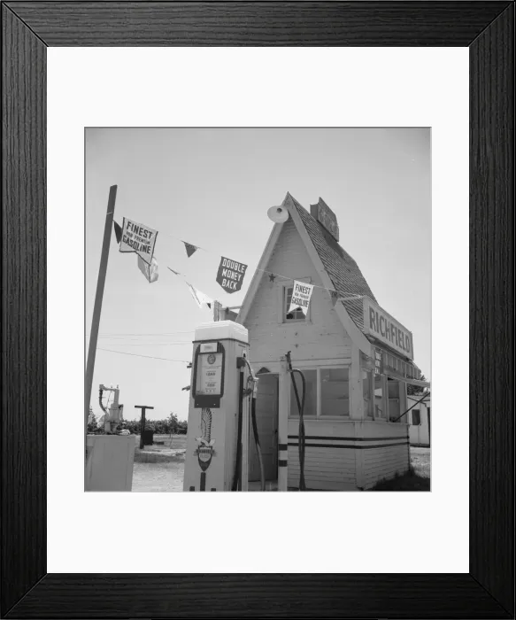 Framed Print : Between Tulare and Fresno on U. S. 99, 1939. Creator: Dorothea Lange