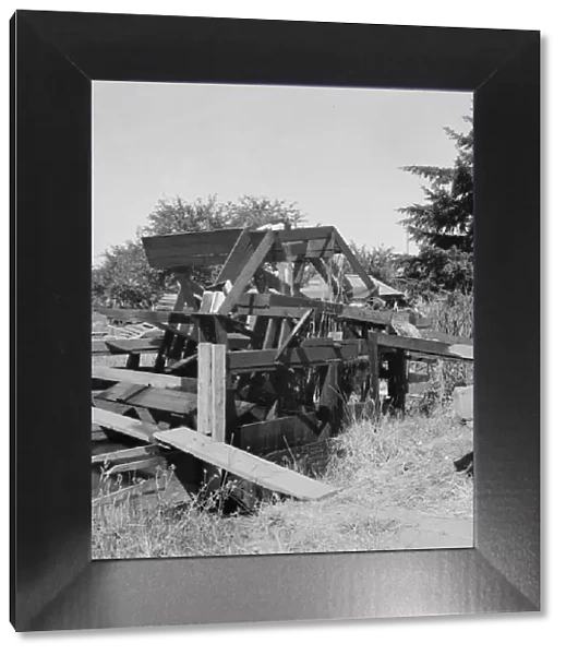 Waterwheel for field irrigation in the bean... north of West Stayton, Marion County, Oregon, 1939. Creator: Dorothea Lange