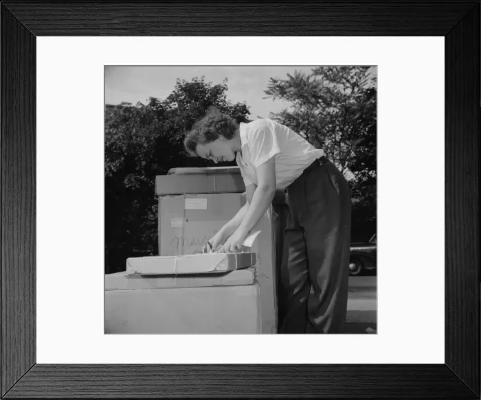 Framed Print : Possibly: Mrs. Dorothy Bell, Irish-German descent, twenty-seven... New Britain, Connecticut, 1943. Creator: Gordon Parks Framed Print : Possibly: Mrs. Dorothy Bell, Irish-German descent, twenty-seven... New Britain, Connecticut, 1943. Creator: Gordon Parks