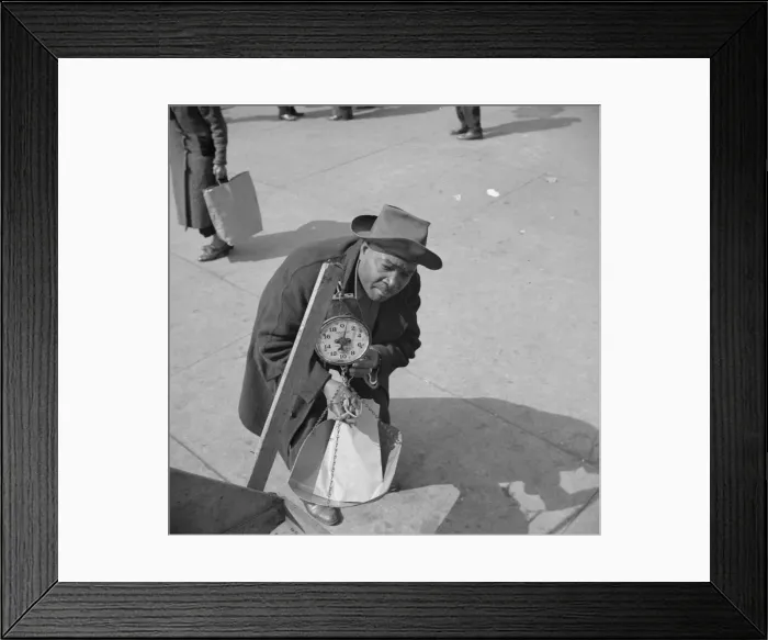 Framed Print : Street peddler in Harlem weighing string beans, New York, 1943. Creator: Gordon Parks Framed Print : Street peddler in Harlem weighing string beans, New York, 1943. Creator: Gordon Parks