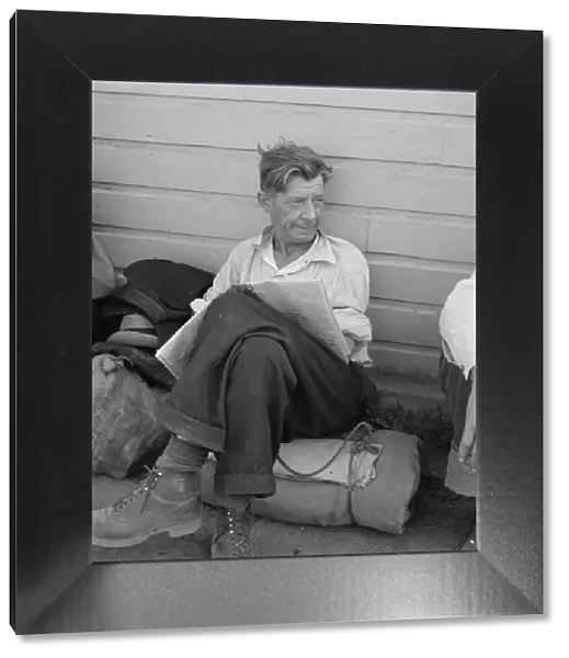 Single man, three weeks before opening of Klamath... Tulelake, Siskiyou County, California, 1939. Creator: Dorothea Lange
