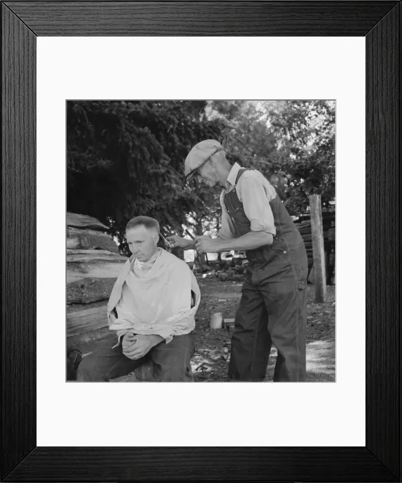 Framed Print : Bean pickers barber each other, near West Stayton, Marion County, Oregon, 1939. Creator: Dorothea Lange