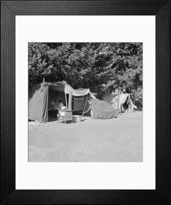Framed Print : Camp representative of fourteen in group, near West Stayton, Marion County, Oregon, 1939. Creator: Dorothea Lange