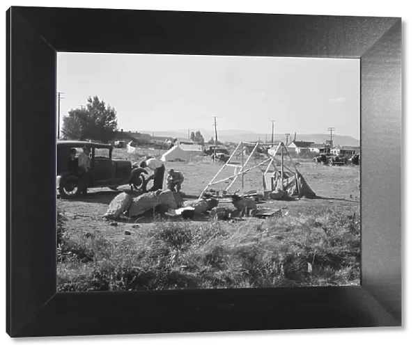 Squatter camp in potato town, Malin, Klamath County, Oregon, 1939. Creator: Dorothea Lange