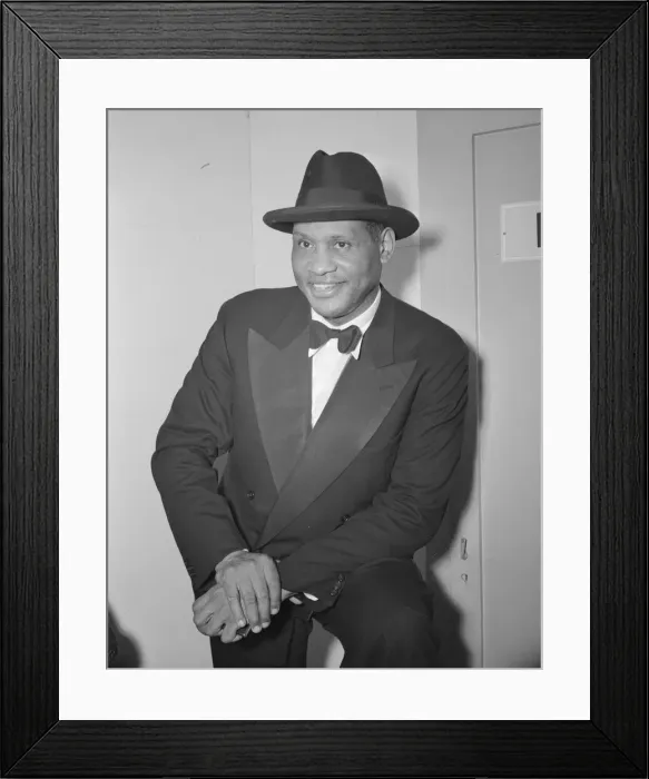 Framed Print : Russian war anniversary benefit at the Watergate, Washington, D. C. 1942. Creator: Gordon Parks Framed Print : Russian war anniversary benefit at the Watergate, Washington, D. C. 1942. Creator: Gordon Parks