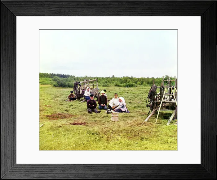 Framed Print : Peasants haying [Russian Empire], 1909. Creator: Sergey Mikhaylovich Prokudin-Gorsky
