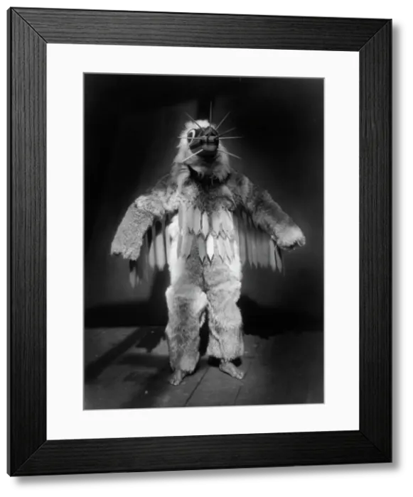 Framed Print : Hamasilahl-Qagyuhl, c1914. Creator: Edward Sheriff Curtis Framed Print : Hamasilahl-Qagyuhl, c1914. Creator: Edward Sheriff Curtis
