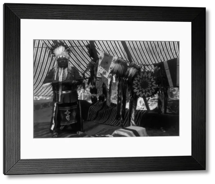 Framed Print : Mnainak, a Yakima chief, 1910, c1910. Creator: Edward Sheriff Curtis Framed Print : Mnainak, a Yakima chief, 1910, c1910. Creator: Edward Sheriff Curtis