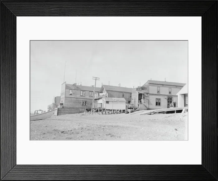 Framed Print : Beach, between c1900 and 1916. Creator: Unknown Framed Print : Beach, between c1900 and 1916. Creator: Unknown