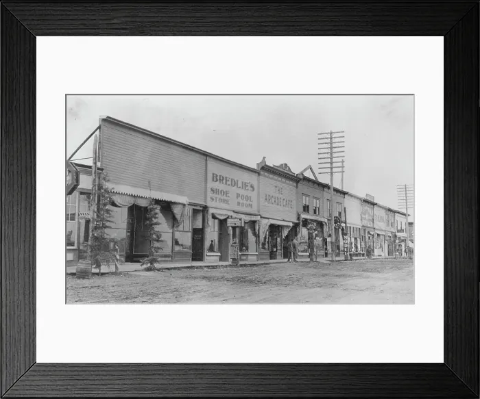 Framed Print : Street scene, between c1900 and 1916. Creator: Unknown Framed Print : Street scene, between c1900 and 1916. Creator: Unknown