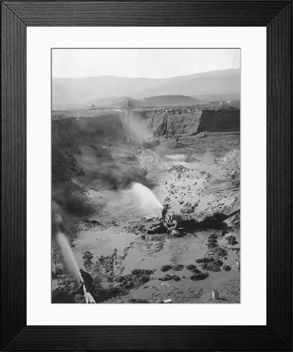 Framed Print : Hydraulic gold mining, between c1900 and 1923. Creator: Unknown Framed Print : Hydraulic gold mining, between c1900 and 1923. Creator: Unknown