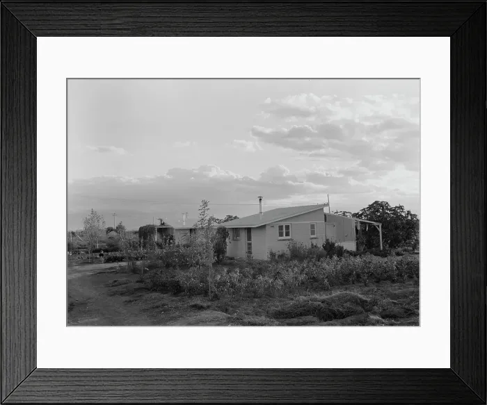 Framed Print : Type house at Garden Homes, Kern County, California, 1938. Creator: Dorothea Lange. Type house at Garden Homes, Kern County, California, 1938. Creator: Dorothea Lange Framed Print : Type house at Garden Homes, Kern County, California, 1938. Creator: Dorothea Lange. Type house at Garden Homes, Kern County, California, 1938. Creator: Dorothea Lange