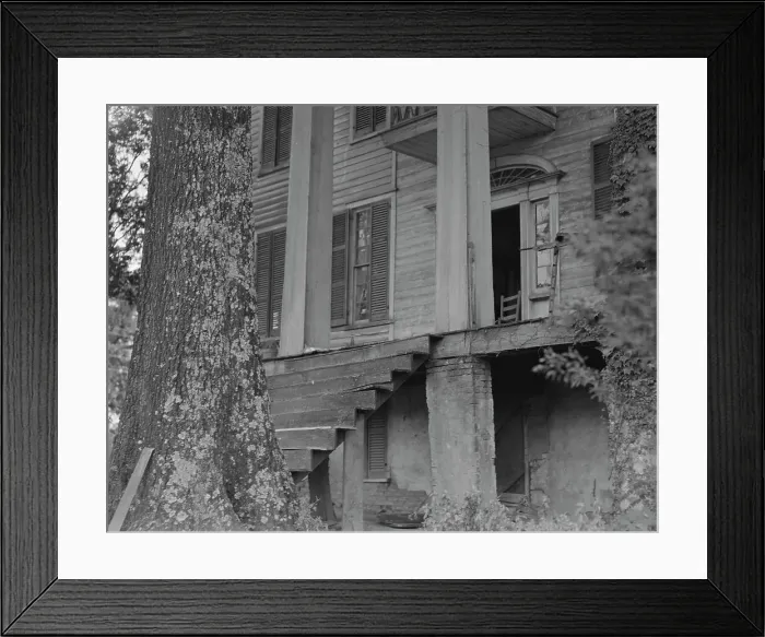 Framed Print : Antebellum plantation house in Greene County, Georgia, 1937. Creator: Dorothea Lange Framed Print : Antebellum plantation house in Greene County, Georgia, 1937. Creator: Dorothea Lange