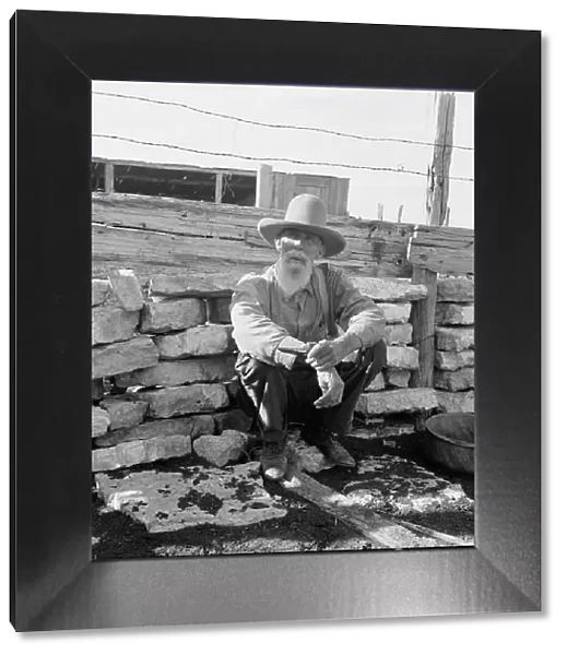 Native Texas tenant farmer, Near Goodliet, Texas, 1938. Creator: Dorothea Lange
