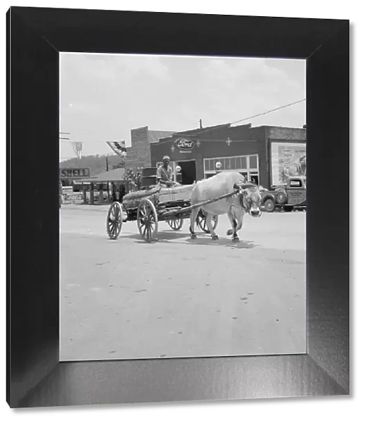A note on transportation, Eden, Alabama, 1936. Creator: Dorothea Lange