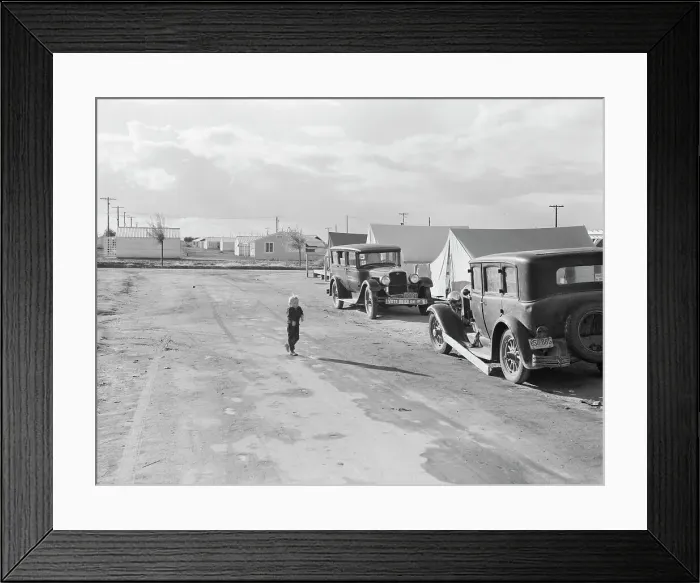 Framed Print : Looking from the camp to adjoining tract... Shafter migrant camp, California, 1938. Creator: Dorothea Lange Framed Print : Looking from the camp to adjoining tract... Shafter migrant camp, California, 1938. Creator: Dorothea Lange