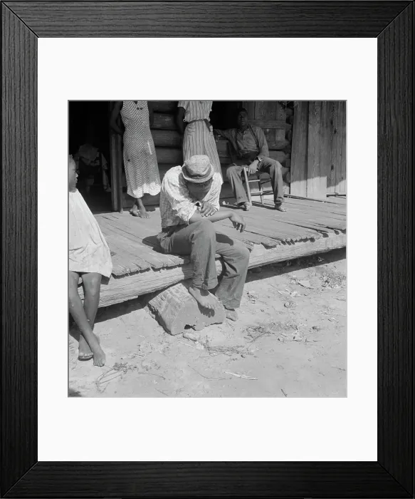 Framed Print : The sharecropper harvest is over in tobacco, near Tifton, Georgia, 1938. Creator: Dorothea Lange Framed Print : The sharecropper harvest is over in tobacco, near Tifton, Georgia, 1938. Creator: Dorothea Lange