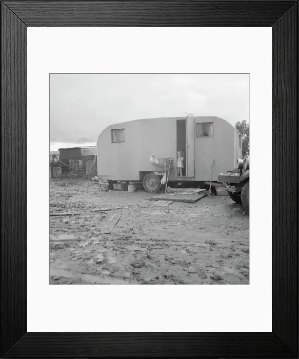 Framed Print : Orange packer of Sunkist oranges, self-built trailer, California, 1939. Creator: Dorothea Lange Framed Print : Orange packer of Sunkist oranges, self-built trailer, California, 1939. Creator: Dorothea Lange