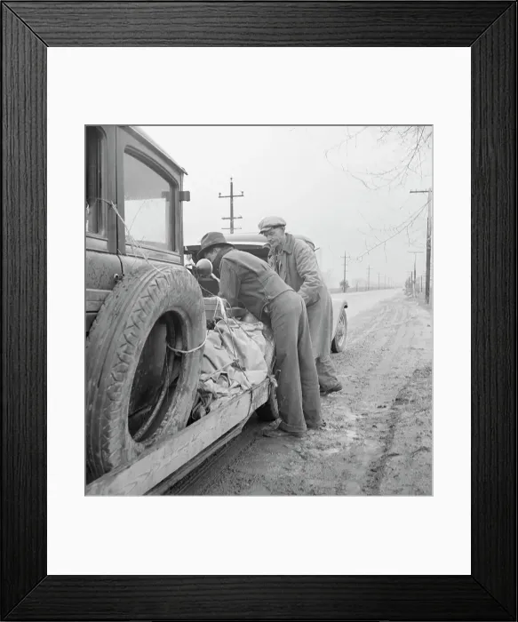 Framed Print : En-route to pea harvest in Imperial Valley, U.S. 99, Tulare, California, 1939. Creator: Dorothea Lange Framed Print : En-route to pea harvest in Imperial Valley, U.S. 99, Tulare, California, 1939. Creator: Dorothea Lange