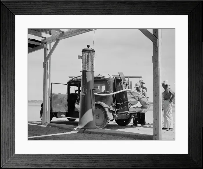 Framed Print : Family...from Fort Smith, Arkansas, trying to repair their car... Arizona, 1937. Creator: Dorothea Lange
